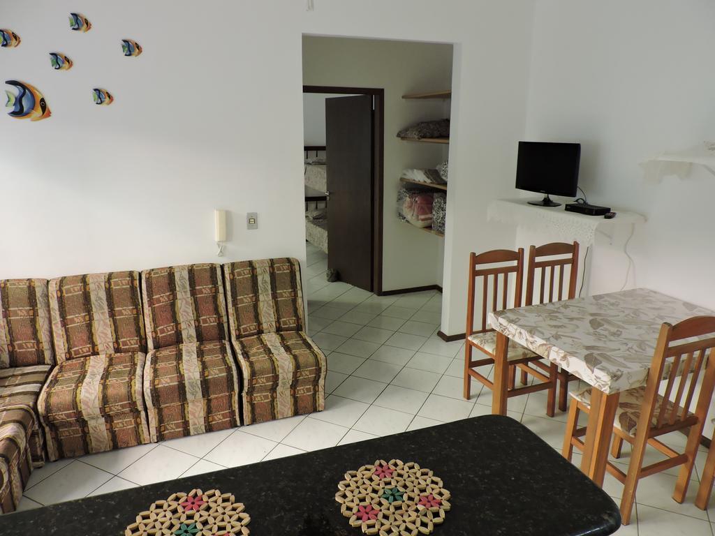 Praia Dos Amores Hotel